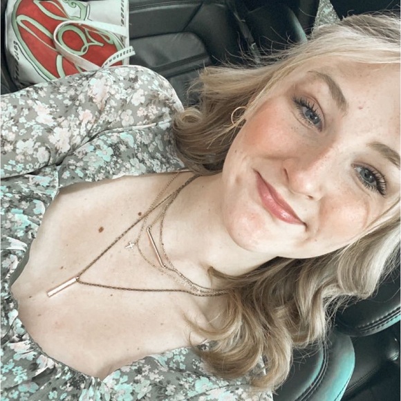 Meet your Posher, Amy - Picture 1 of 1